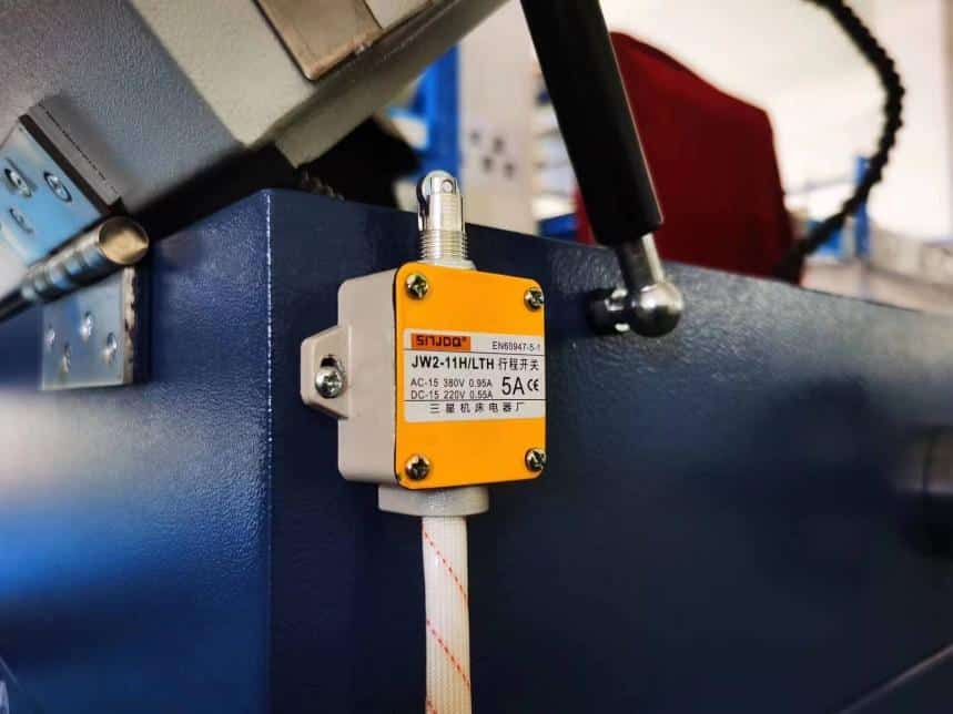 MCut 65 Manual Abrasive Metallographic Cutter图（5）